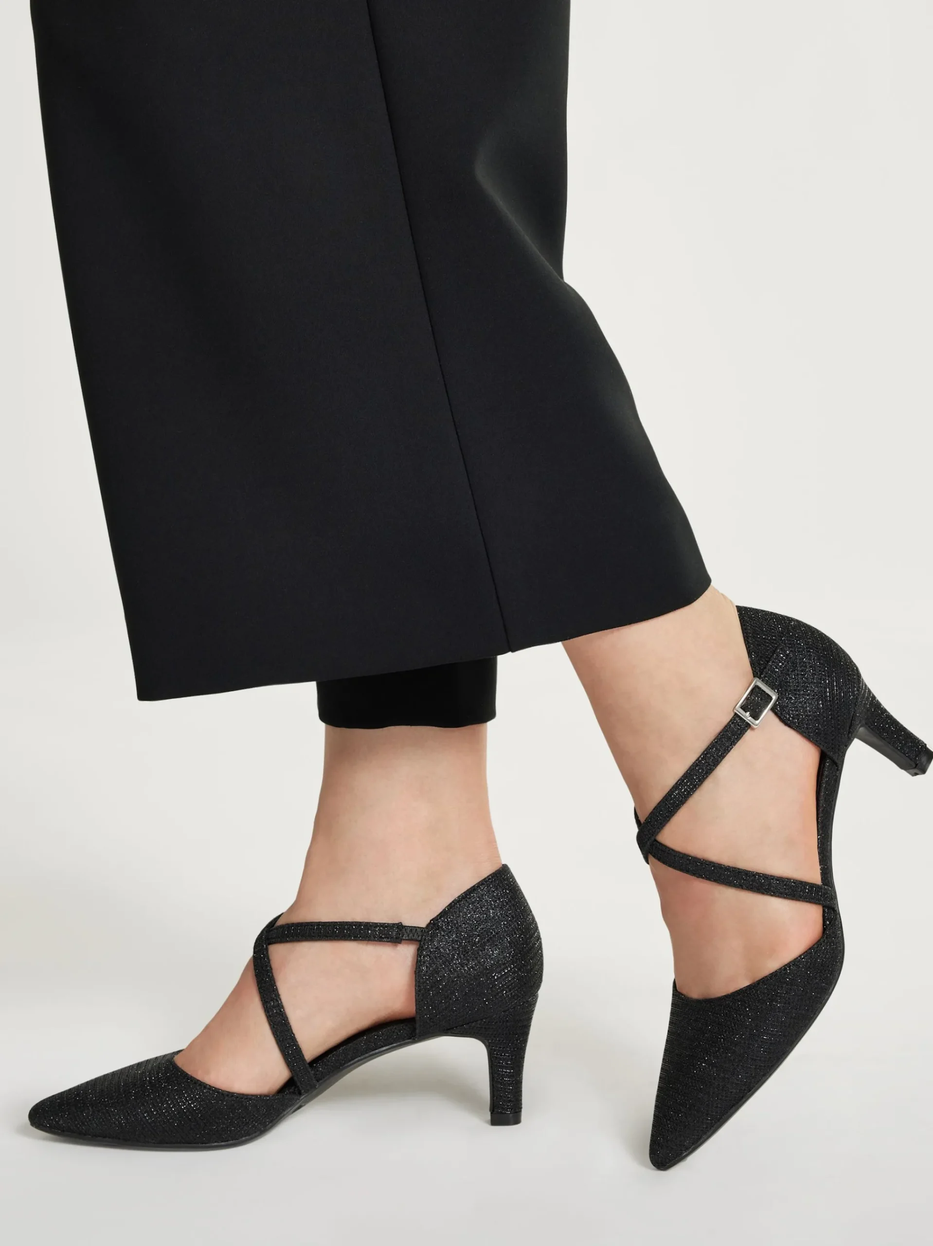 Online Catwalk Décolleté con fibbia Nero