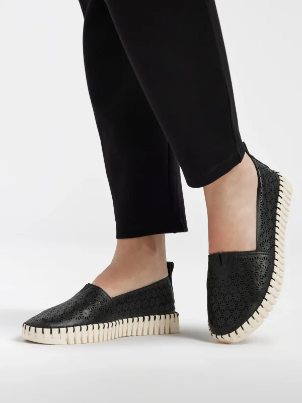 Shop Graceland Sneaker Nero